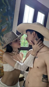 MakkiAndJimmyyのsexy cowgirl💋の 3枚の写真