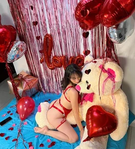 ariana_michel_ valentine´s day Pic 4