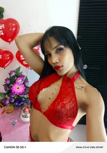 juliane_sweer1 Me red! Pic 4