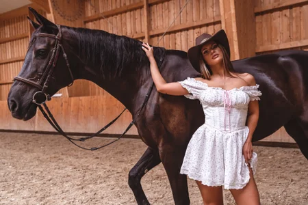 AnyaLov kullanıcısının The riding girl albümü -  4 fotoğraf