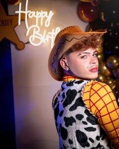 THERE'S A SNAKE IN MY BOOT de PRINCE_STEV  5 Imagens