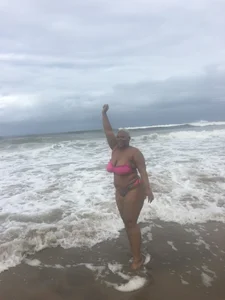 BigbuttRosie Beach Day Billede 2