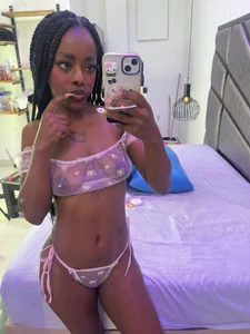 Welcome to my world! Tap to see 💖 de Anaa_Foxx_  2 photos