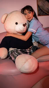 Allyson_aishaPublic图片 4