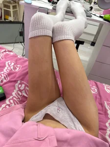 chloesweetbby: chloe ( 2 фото)