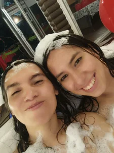 Emily_and_Soffy 🥰foam bath🛀🏻💦 Εικόνα