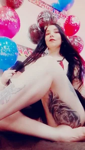 sharonnleon happy birthday to me 🖤 Pic 2