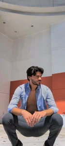 Seth_Crown Dressed Up Model  8টি ছবি