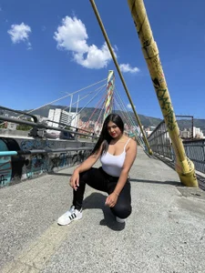 ElleGiselleeのI STOPPED THE TRAFFICの 6枚の写真