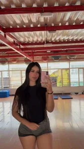 SQueen_ Public Pic 2