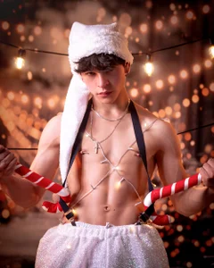 Luke_Howland Your favorite gift 🎁🎁 Foto