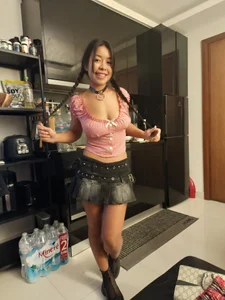 AsianTeen-BigBoops Scharfe Klamotten Pic 4