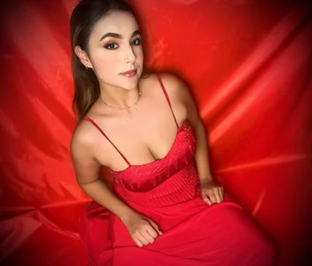 Hanna_sophia Red is the color of my heart tonight💎💖 Immagine  2