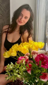 Luna_Raee spring mood Pic 2