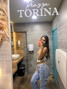 pia_houns17 me Pic 3