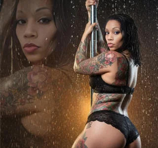 MrsToniTone 😘  2টি ছবি