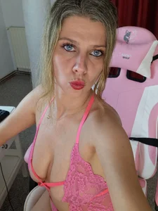 Anne_Blueeyes The Tease You Can’t Resist 🥵 Pic