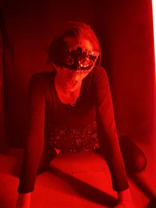 AngelXBuZz Soirée chill rouge Foto 4