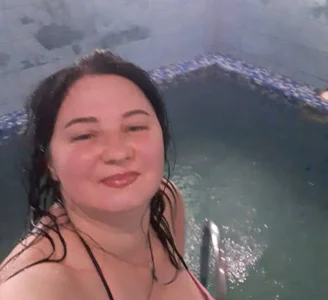 Holly-69 Public Pic 3