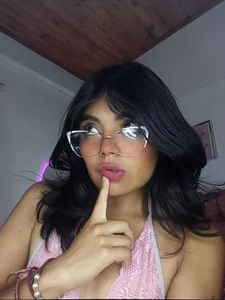 luna_velveth Online Pic 4