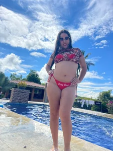 melaniecooperr I LOVE SWIMMING 💦💋 Pic