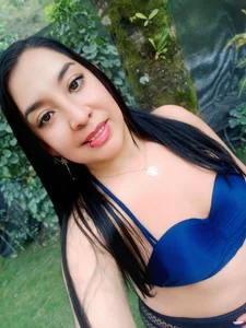 keny__a Enjoying beautiful scenery and weather Colombian 🔥🥵 Pic