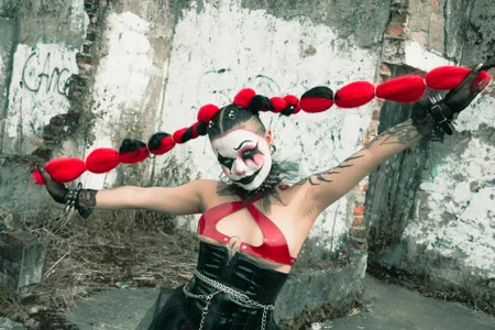 irregular_fetish_ HORROR CIRCUS: You won't know whether to laugh or cry when the clown enters your dreams. Pic 6