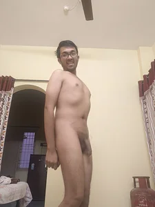 THE_NAKED_BOY Public Gambar