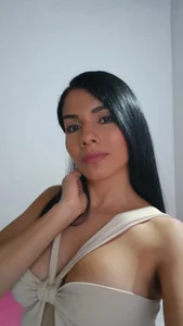 Amelia_Debora_Antonella touch me my face Pic