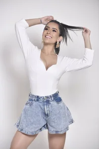 Mau_White Public صورة واحدة|Mau_White Public صورتان|Mau_White Public  4 صور|Mau_White Public  4 صورة