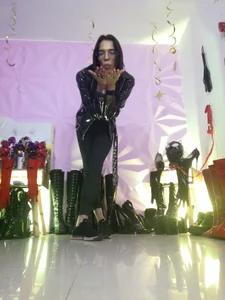 NicolleDiamonds_cg ❤️Happy Monday: smile, breathe deeply and trust the process❤️ Pic