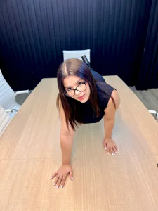 CandaseRussell Your sexy secretary. Pic 3