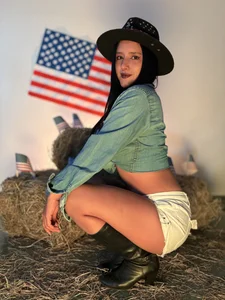 Natasha-secret kullanıcısının 🔥🤠 Your Favorite Cowgirl Is Ready albümü -  6 fotoğraf