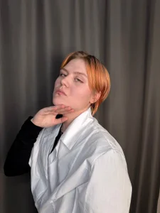 Close Enough od MelodeeMasello  snímek