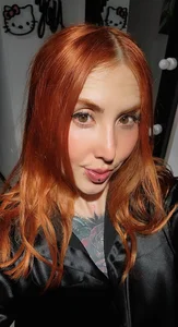 mariianna_lopez_ I love these photos 🖤🧡 Pic 4