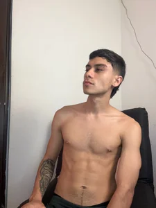 your model favorite de axel_davis_  3 photos