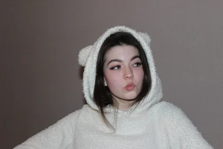 Emily_Eyler Public зображення 3