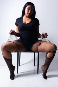 Black and seductive 🖤 od NattyCruz_  snímek