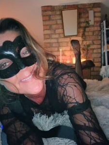 HannahBaradinGet To Know Me Bild 4