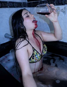 in the shower de melody_bonnet  6 Imagens