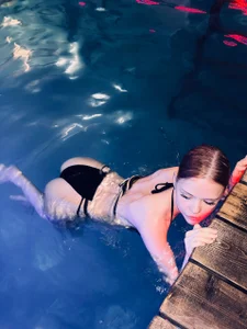 WeiSusi Spent the weekend at the pool Immagine  6