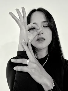 Madeline_Jhones Public Pic 4