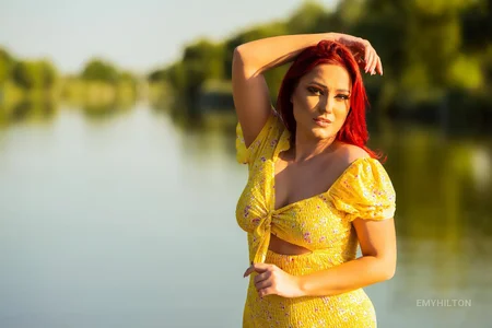 EmyHilton Sexy near to the lake Immagine  3