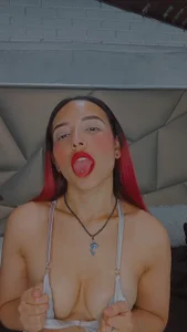 🙈🔥 de Red_Moon4  Imagens