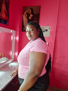 bigcurvymoomy Public Bilde 4