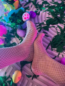 BriaConner_ A feet gift, for being Easter Day 🙈🐰 Pic 4