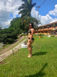 nicole-roman Caliente bajo el sol🔥😈 Pic 5