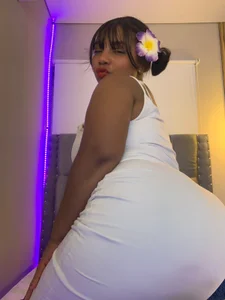 arianna_millers 💋Are you coming to get my attention? 🔥 Hình 2