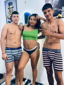 Public od Dana_big_ass  snímek