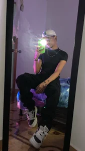 Romancartier_1の•I’m román 🌿•の 3枚の写真